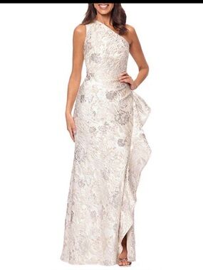 Xscape One-Shoulder Metallic Floral Evening Gown Champagne Gold. Size 14P. NWT